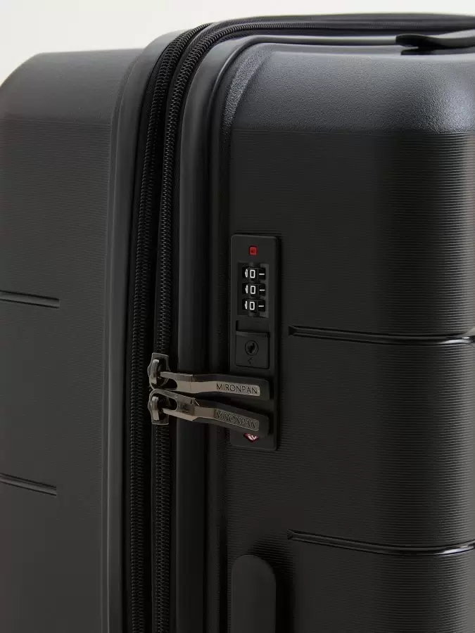 Чемодан Mironpan M Черный